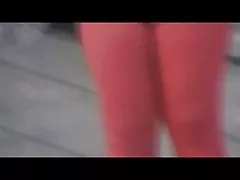 Служител възбудена
