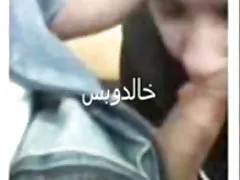 Пълничък аматьорски уличница дава handjob 3