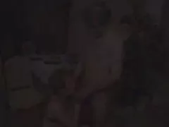Секси брюнетка с хубаво закръглен задник гадно и чука някои щастлив човек