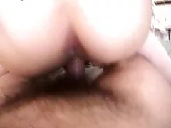 Джесика чука трудно на дивана