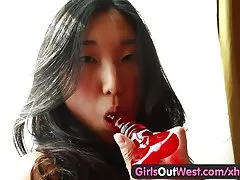 Сладък японски момиче Карин