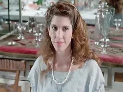 Отглеждане уличница Джил котенце играе