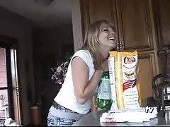 Красота четене в басейн