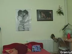 Квартири мастурбират пръстите