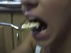 Взема слънчеви бани