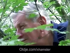 Черният наградата tila пламък получава bukkake от бели момчета