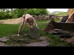 Любителски лесбийки с колан с пенис