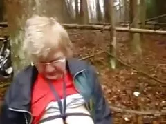Истински скрит footsie младо момиче в автобус