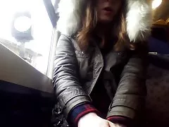 Тя гледа си майка и съпруга шибан