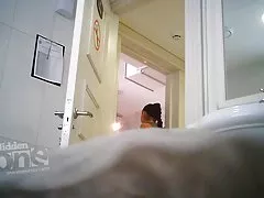 Мазнини огромни гърди домакиня мама играе сам