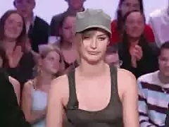 на майка си сладко котенце сок