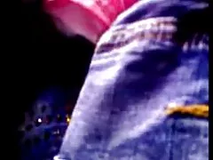 Обичам си задник и путка.  Тя обича ме дразнят с него