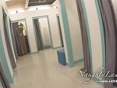 Големи тайландски цици дрънкалка от над и под