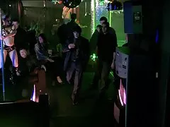 MMV филми секси busty младенци във ваната