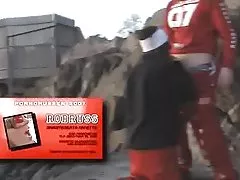 Ме шляпвам дяволите ме да ме свършват