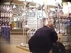 Зряла жена и млад мъж - 11