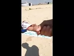 Мама почука на вратата на банята, докато не братя и сестри са го